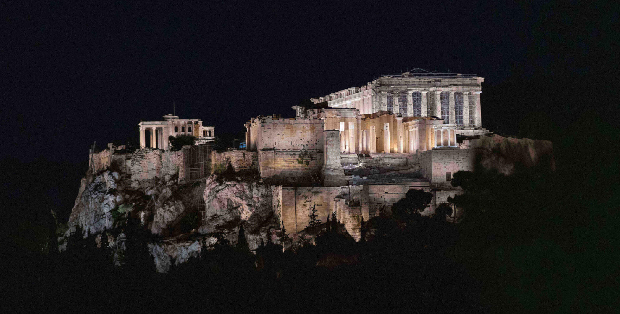 YARD-presentation_of_the_%ce%bdew_lighting_of_the_acropolis_of_athens_1